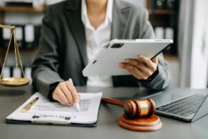 breach of contract lawyer in Arlington, TX